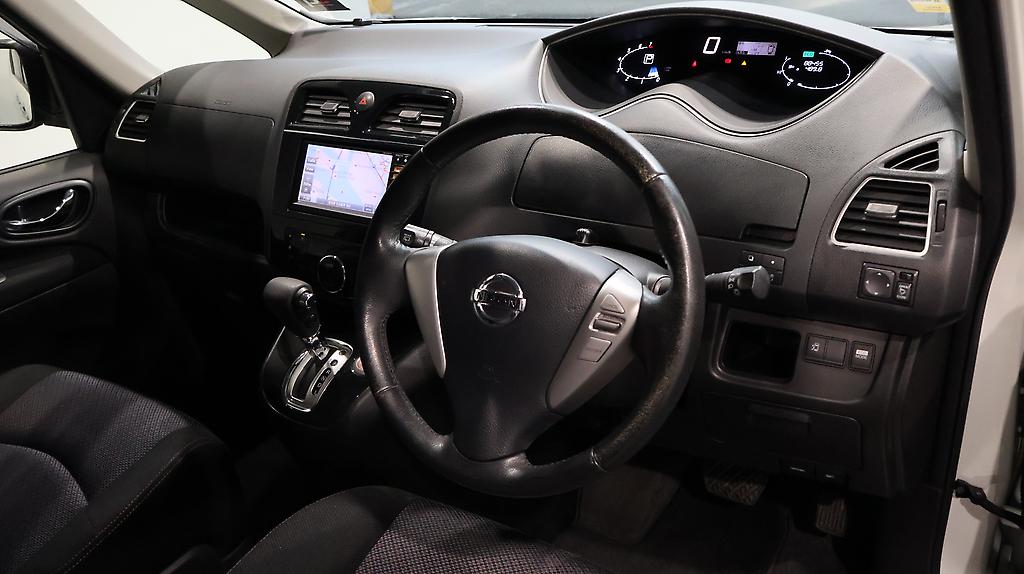 2013 Nissan Serena Highway Star S Hybrid image 328100