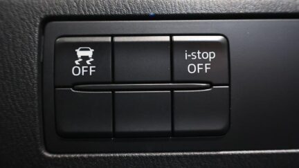 2014 Mazda Axela 15S – 6sp Manual image 327330