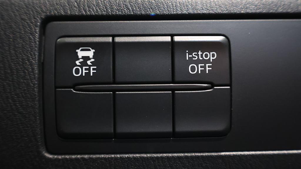 2014 Mazda Axela 15S – 6sp Manual image 327330