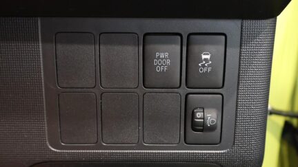 2013 Toyota Spade F Model – Push Button Start image 329593