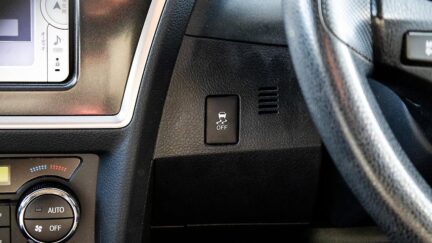 2012 Toyota Auris Sporty look Push start image 329239