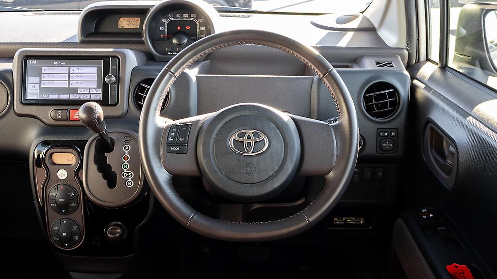 2014 Toyota Spade G Model – Alloy Wheels image 333893