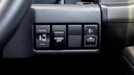 2012 Nissan Lafesta Highway Star-G – 6 Seater – Power Sliding Door image 330180