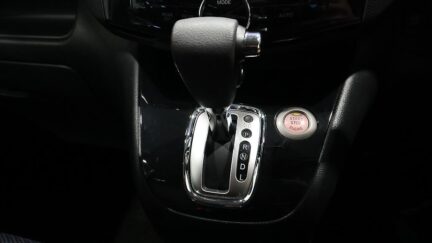 2013 Nissan Serena Highway Star S Hybrid image 328104