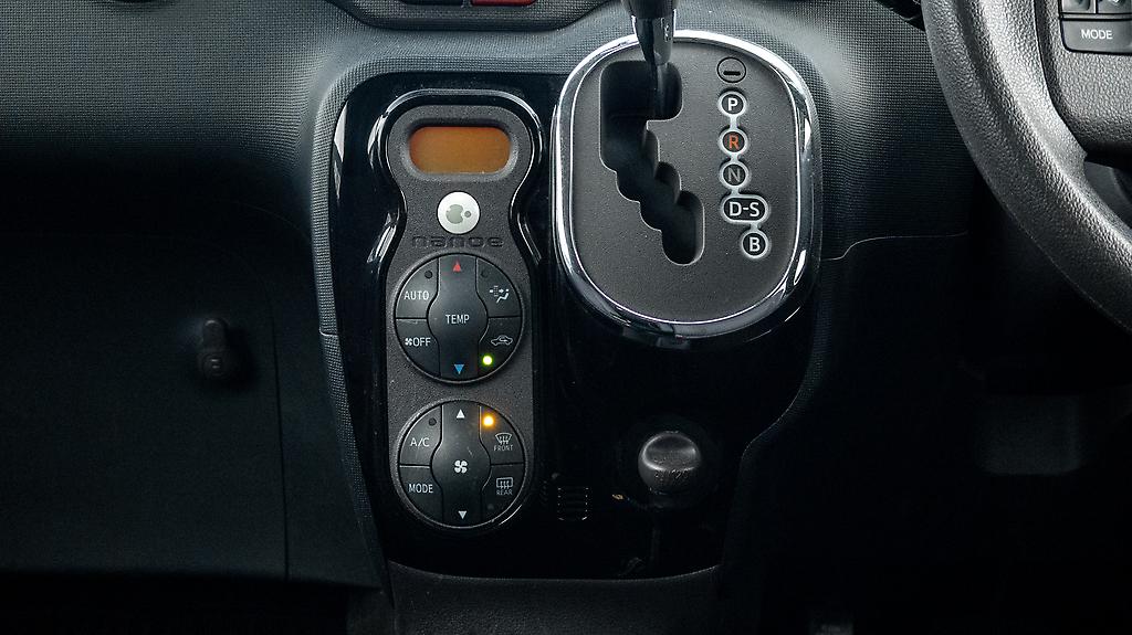 2012 Toyota Spade F Model – Push Button Start image 329702