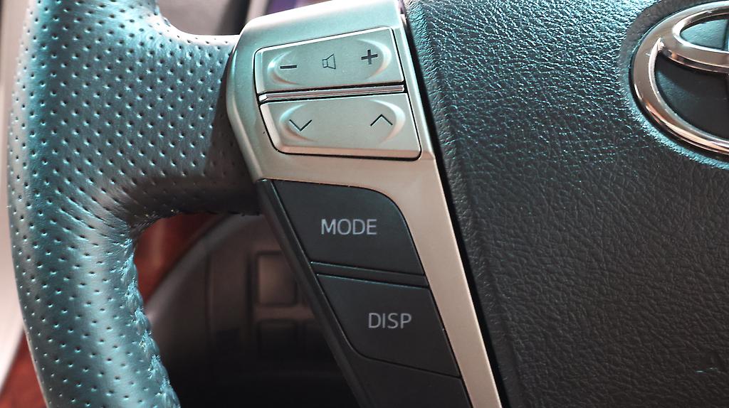 2012 Toyota Vellfire Reverse Camera + Parking Sensors image 328950