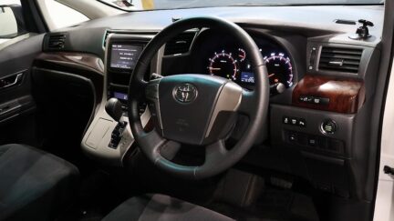 2012 Toyota Vellfire Reverse Camera + Parking Sensors image 328943