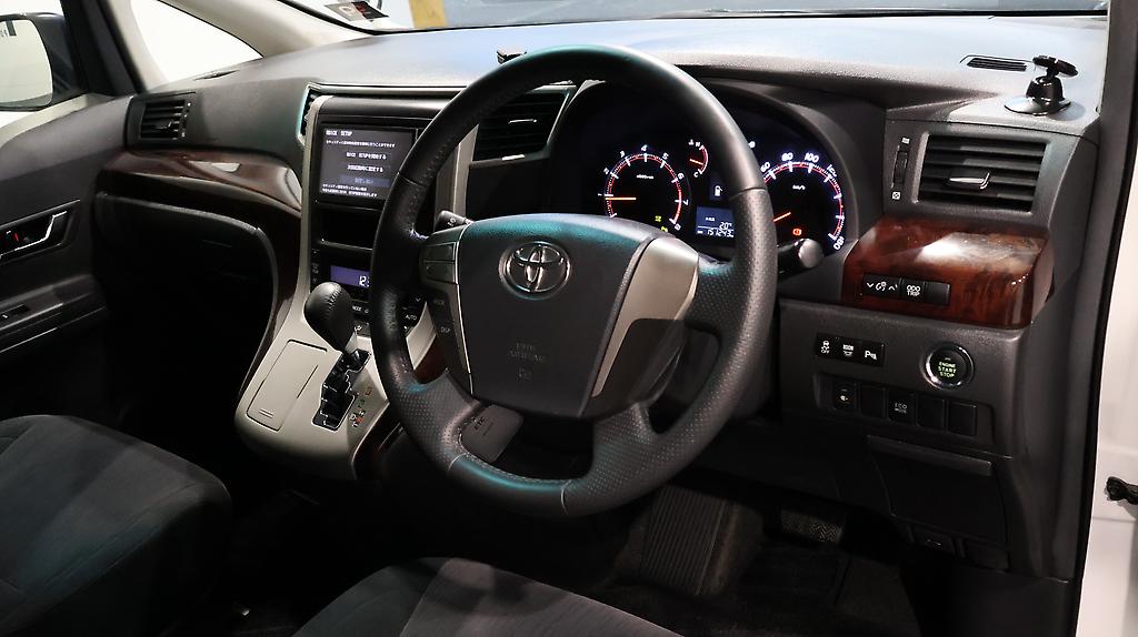 2012 Toyota Vellfire Reverse Camera + Parking Sensors image 328943