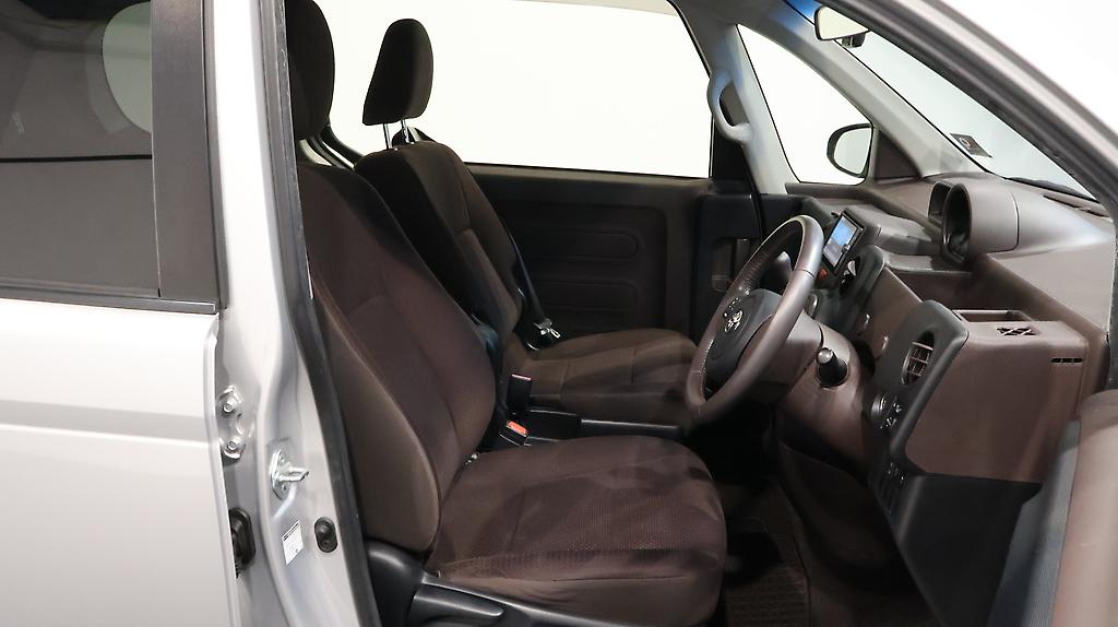 2014 Toyota Spade G Model – Alloy Wheels image 329167