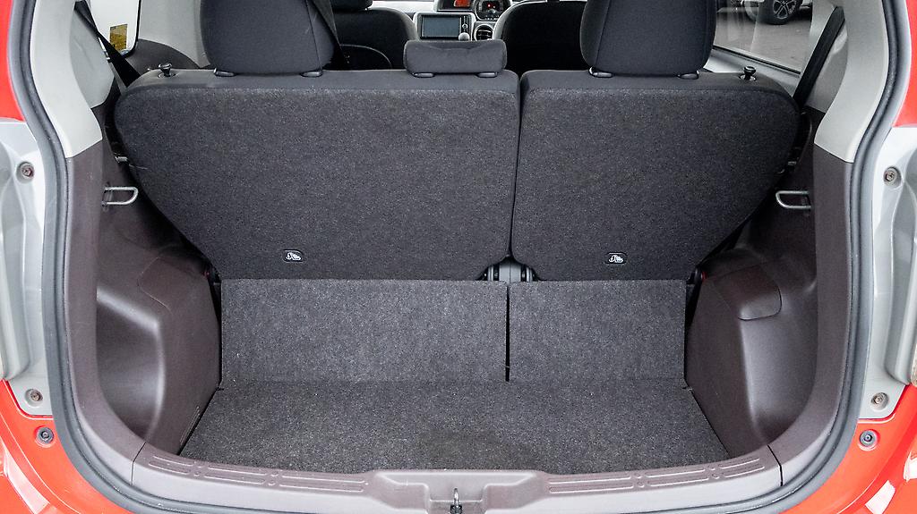 2012 Toyota Spade F Model – Push Button Start image 329708