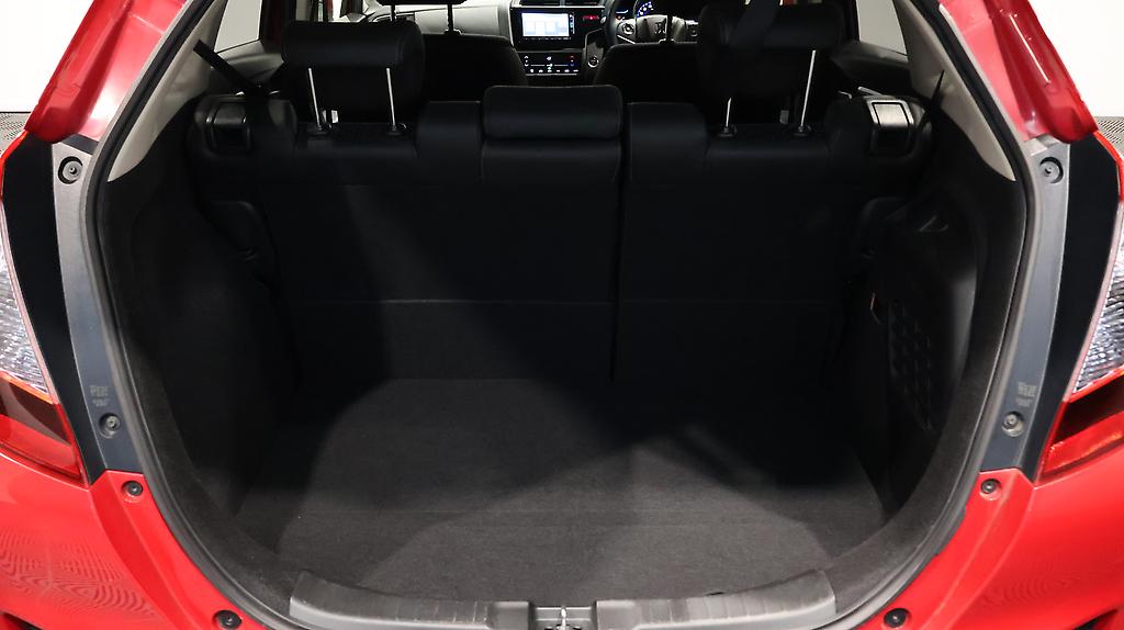 2015 Honda Fit Hybrid L-Package image 327788