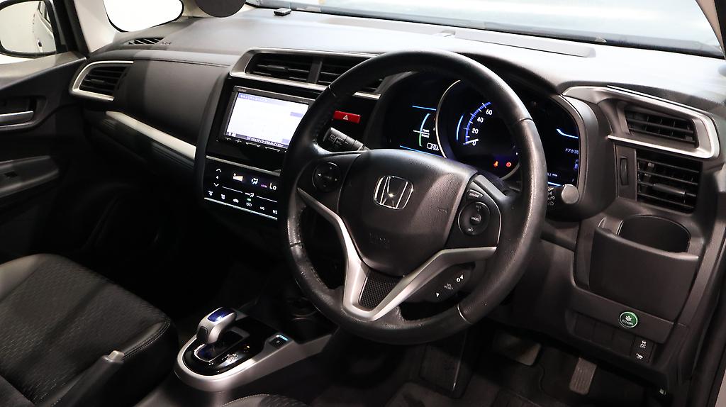 2014 Honda Fit Hybrid L-Package image 328457