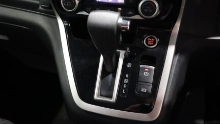 2017 Nissan Serena image 329197