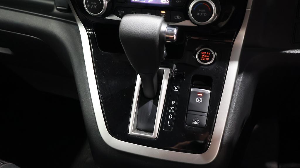 2017 Nissan Serena image 329197