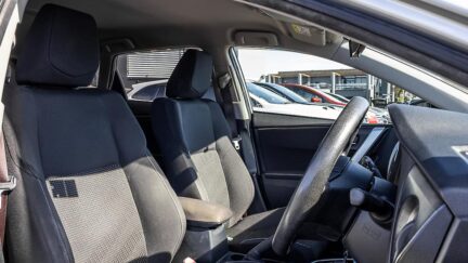 2012 Toyota Auris Sporty look Push start image 329235