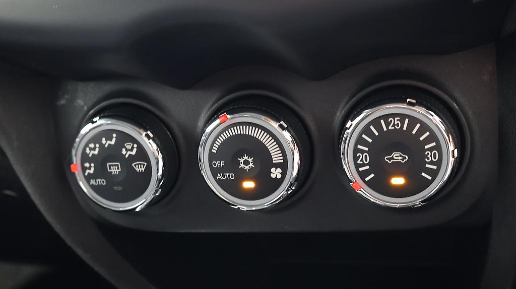 2012 Mitsubishi Rvr Factory Alloy Wheels image 327990