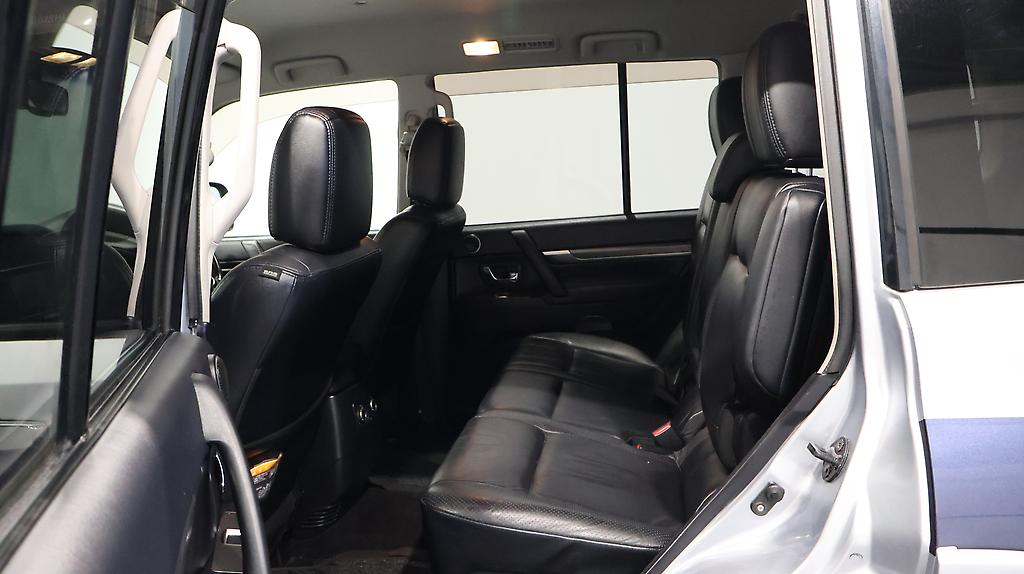 2007 Mitsubishi Pajero SUPER EXCEED 4WD 7 Seater image 327402