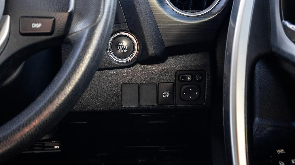 2012 Toyota Auris Sporty look Push start image 329237