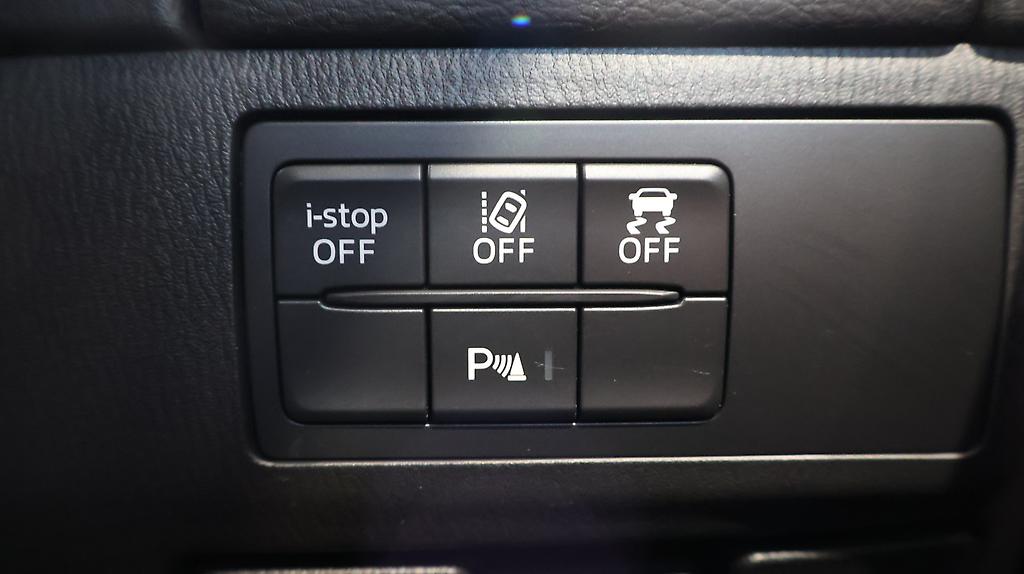 2017 Mazda Atenza 20S Proactiv image 329639