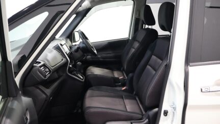 2017 Nissan Serena image 329187