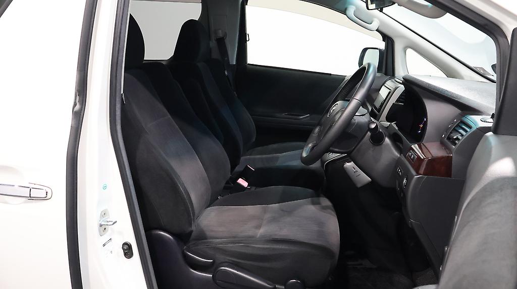 2012 Toyota Vellfire Reverse Camera + Parking Sensors image 328941