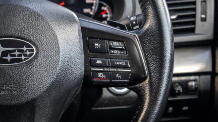 2012 Subaru Legacy 2.5i Eyesight Roof racks, Tow bar image 328749