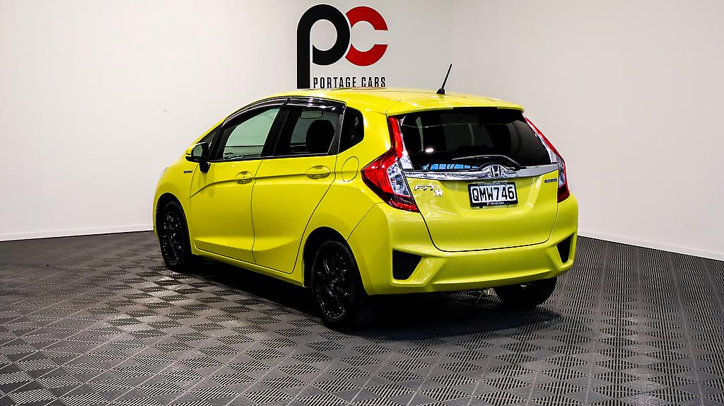 2013 Honda Fit Black Alloy Wheels image 330666