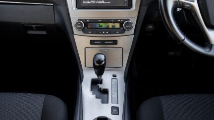2012 Toyota Avensis Wagon Xi, Push Start, Paddle Shift image 333471