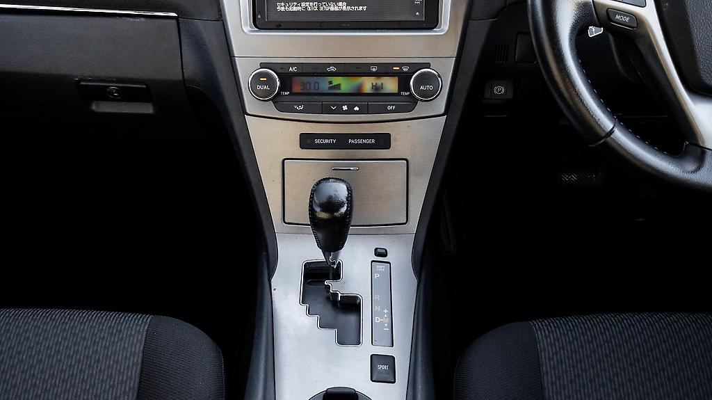 2012 Toyota Avensis Wagon Xi, Push Start, Paddle Shift image 333471