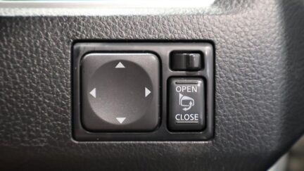 2013 Nissan Serena Highway Star S Hybrid image 328105