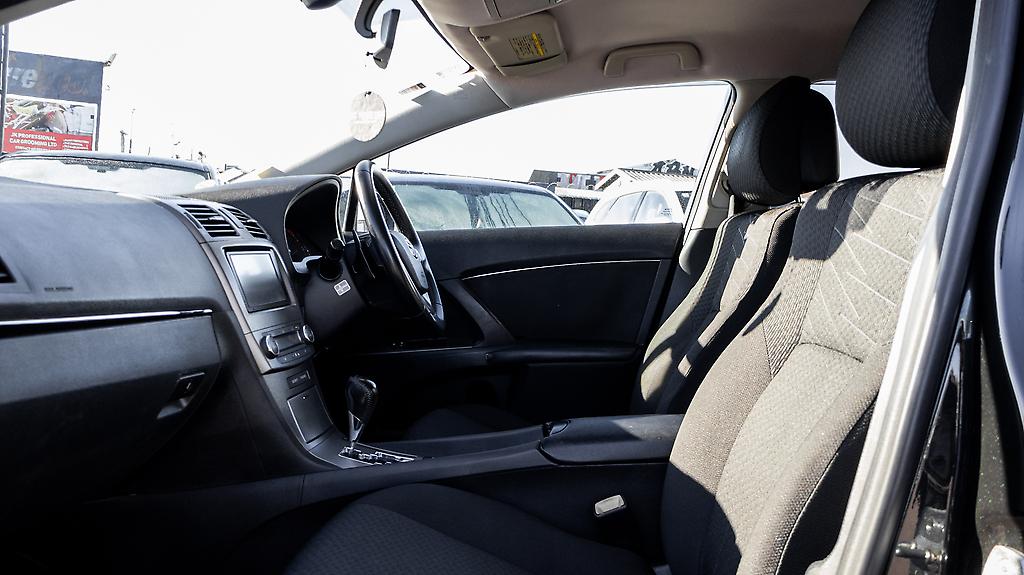 2012 Toyota Avensis Wagon Xi, Push Start, Paddle Shift image 333475
