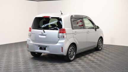 2014 Toyota Spade G Model – Alloy Wheels image 329161