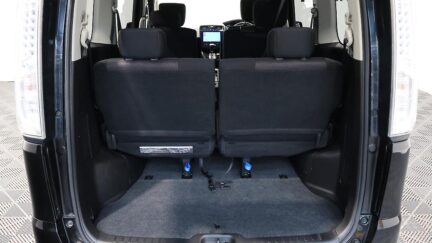 2013 Nissan Serena Hybrid Highway Star S image 329803