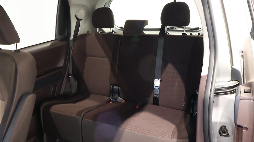 2014 Toyota Spade G Model – Alloy Wheels image 329165