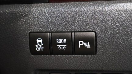 2012 Toyota Vellfire Reverse Camera + Parking Sensors image 328948