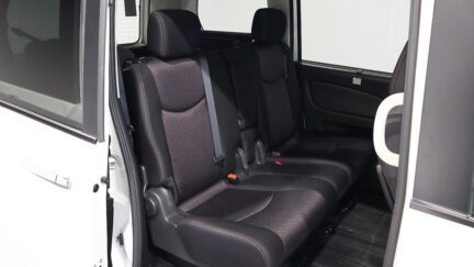 2013 Nissan Serena Highway Star S Hybrid image 328097