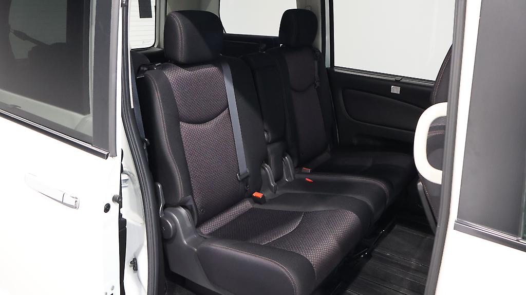 2013 Nissan Serena Highway Star S Hybrid image 328097