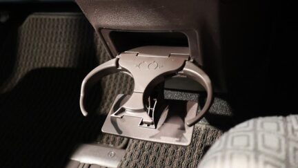 2013 Toyota Spade X – Power Sliding Door easy access image 328129