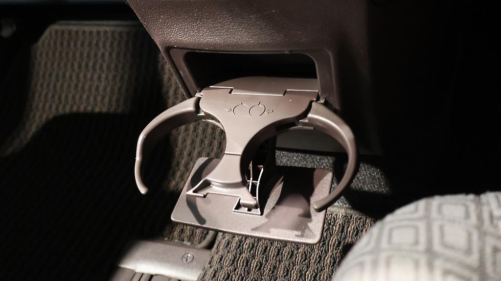 2013 Toyota Spade X – Power Sliding Door easy access image 328129