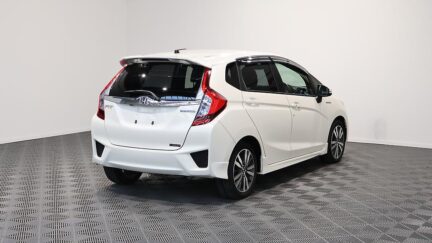 2013 Honda Fit Hybrid S-Package image 328177