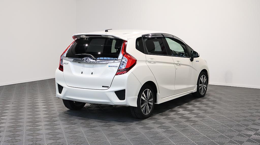 2013 Honda Fit Hybrid S-Package image 328177