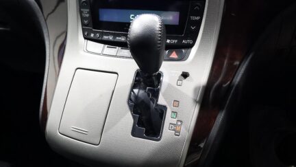 2013 Toyota Vellfire image 330526