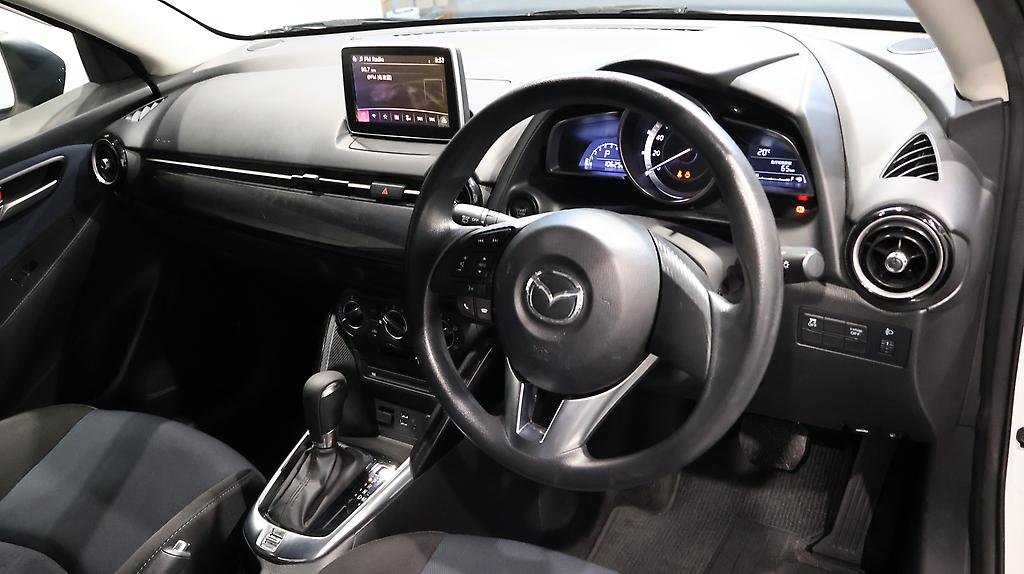 2015 Mazda Demio image 330768