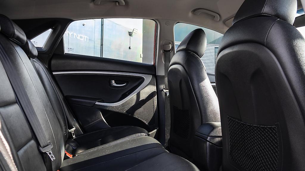 2015 Hyundai I30 Leather PKG 6sp MANUAL image 330217