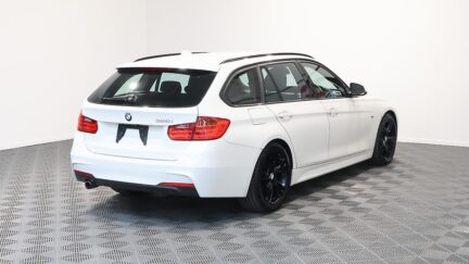 2013 Bmw 320i Touring M Sport image 328000