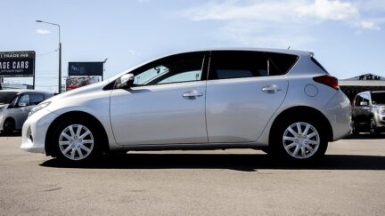 2012 Toyota Auris Sporty look Push start image 329228