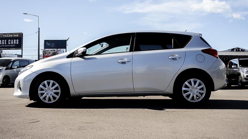 2012 Toyota Auris Sporty look Push start image 329228