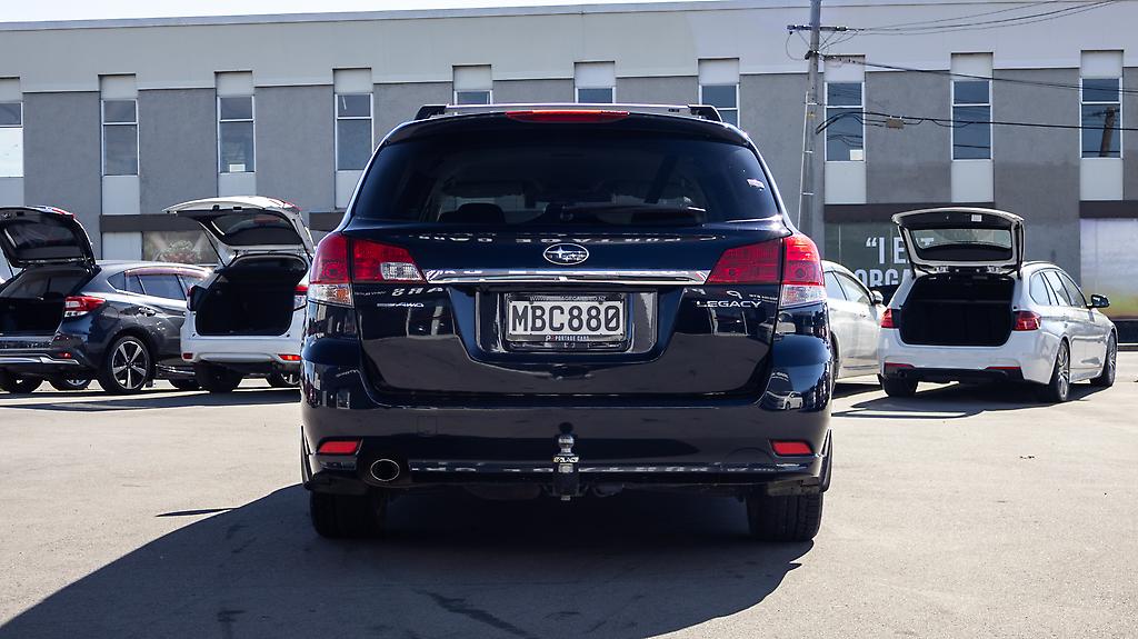 2012 Subaru Legacy 2.5i Eyesight Roof racks, Tow bar image 328739