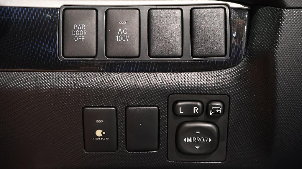 2012 Toyota Estima Hybrid image 327778