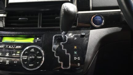 2012 Toyota Estima Hybrid image 327776